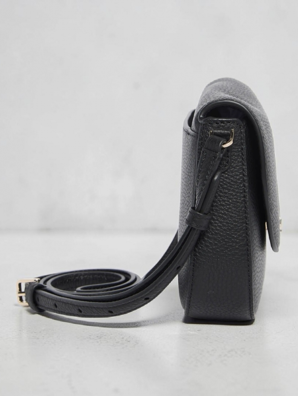 NWT Kate Spade Leila Miniflip Crossbody Bag In Black - Picture 4 of 7